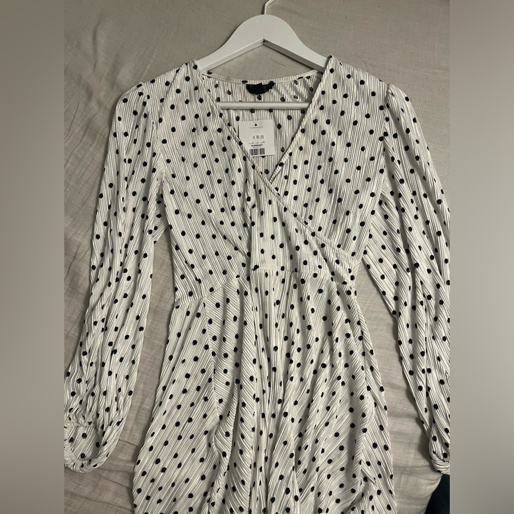 TOPSHOP Black and white polka dot dress longsleeve  #polkadot #dresses